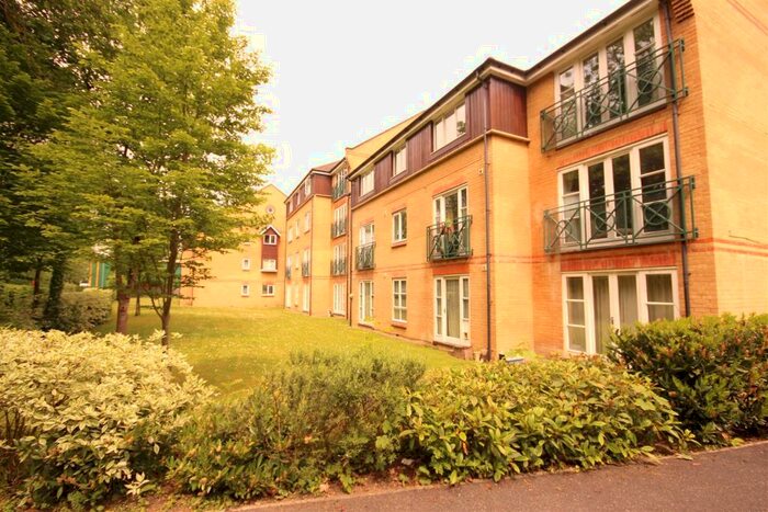 2 Bedroom Flat To Rent In Faraday Road, Guildford, GU1