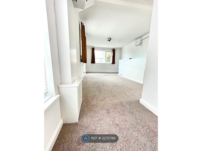 1 Bedroom Flat To Rent In Berry Road, Newquay, TR7