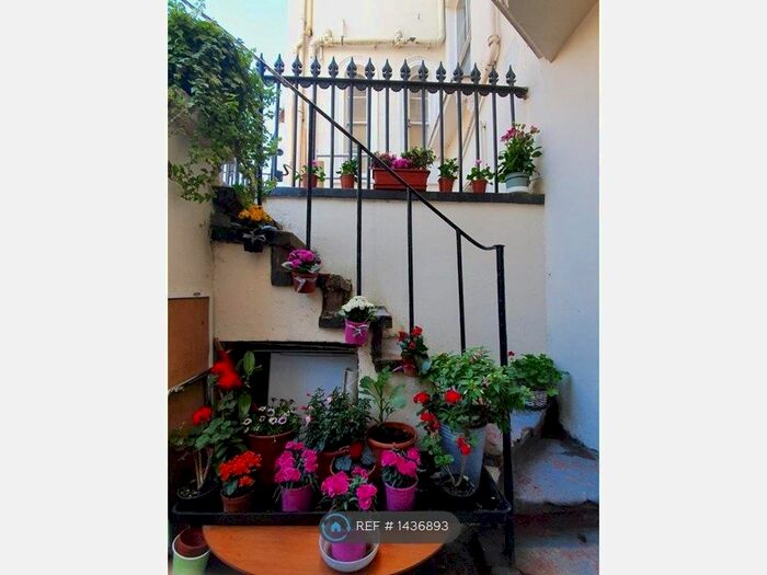 1 Bedroom Flat To Rent In Princes Square, London, W2