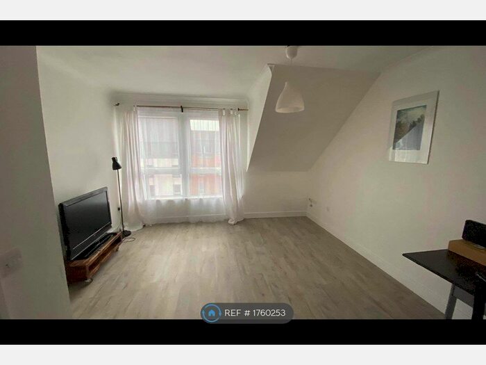 2 Bedroom Flat To Rent In Ferry Gait Crescent, Edinburgh, EH4