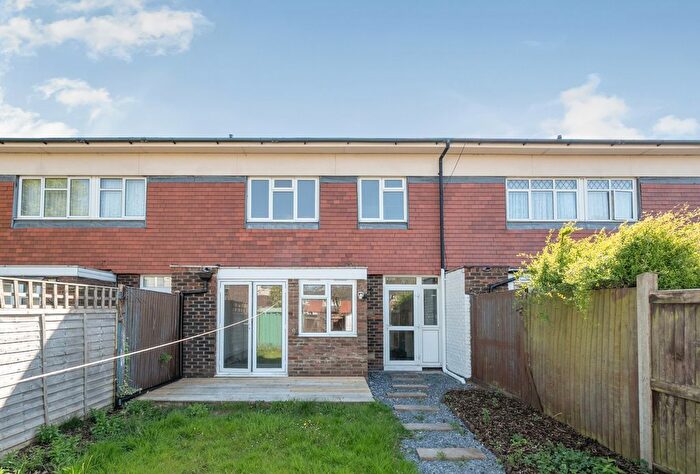 4 Bedroom Terraced House For Sale In Daimler Way, Wallington, SM6