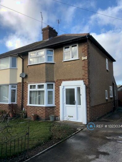 3 Bedroom Semi-Detached House To Rent In Balcombe Road, Rugby, CV22
