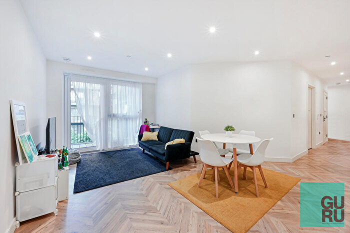 2 Bedroom Apartment To Rent In Royal Exchange, London, KT1