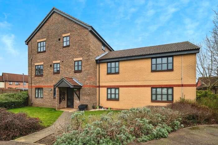 2 Bedroom Flat To Rent In Aynsley Gardens, Church Langley, Harlow, CM17