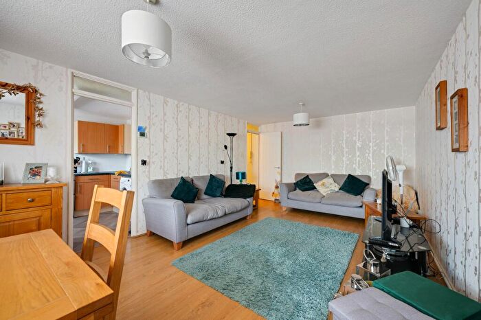 2 Bedroom Flat For Sale In Antelope Road, London, SE18