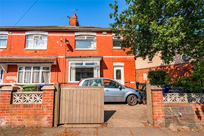 3 Bedroom Semi-Detached House For Sale In Second Avenue, Grimsby, Lincolnshire, DN33