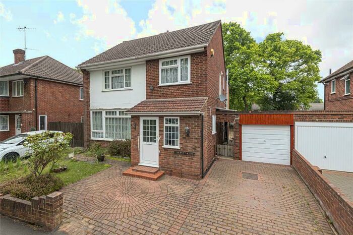 4 Bedroom Detached House To Rent In Woking, GU22