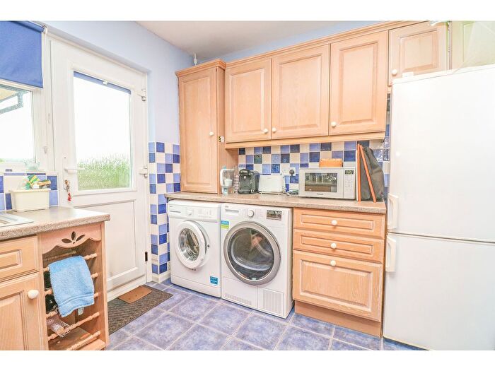 2 Bedroom Semi-Detached Bungalow For Sale In Rectory Road, Hawkwell, SS5