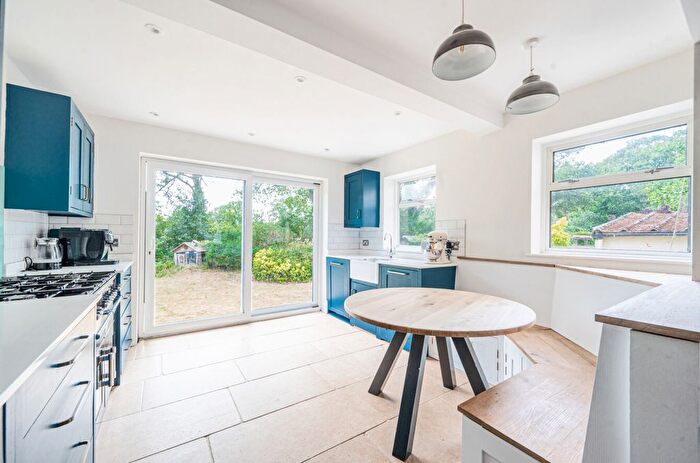 4 Bedroom Detached House For Sale In Hollybush Lane, Burghfield Common, Reading, Berkshire, RG7