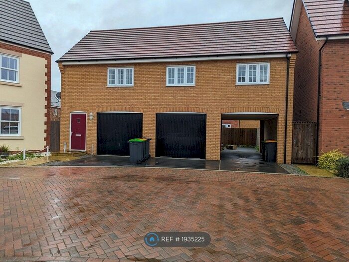 3 Bedroom Detached House To Rent In Croxden Gardens, Bedford, MK40