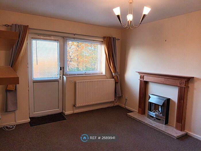 2 Bedroom Flat To Rent In Chadwick Street Marple, Stockport, SK6