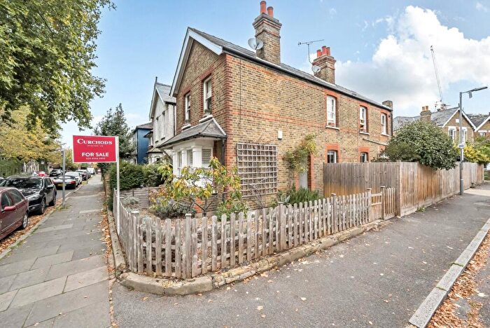 2 Bedroom Flat For Sale In Bonner Hill Road, Kingston Upon Thames, KT1