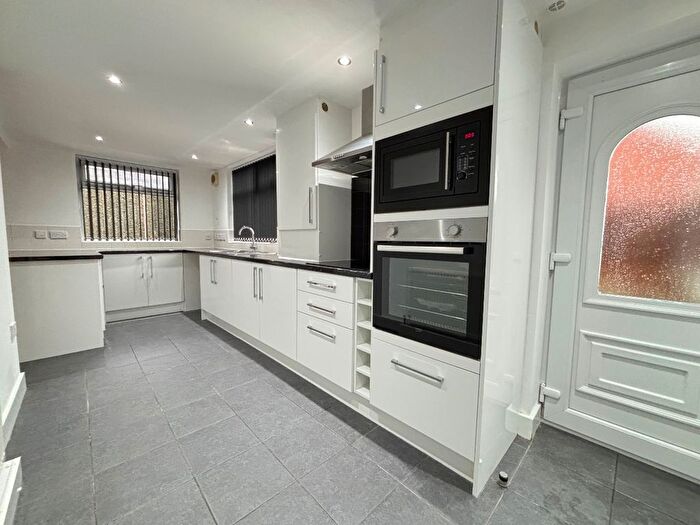 3 Bedroom Semi-Detached House For Sale In Dunbeath Avenue, Rainhill, Prescot, L35