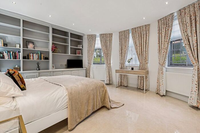 3 Bedroom Flat For Sale In Platan House, – Harrington Gardens, SW7