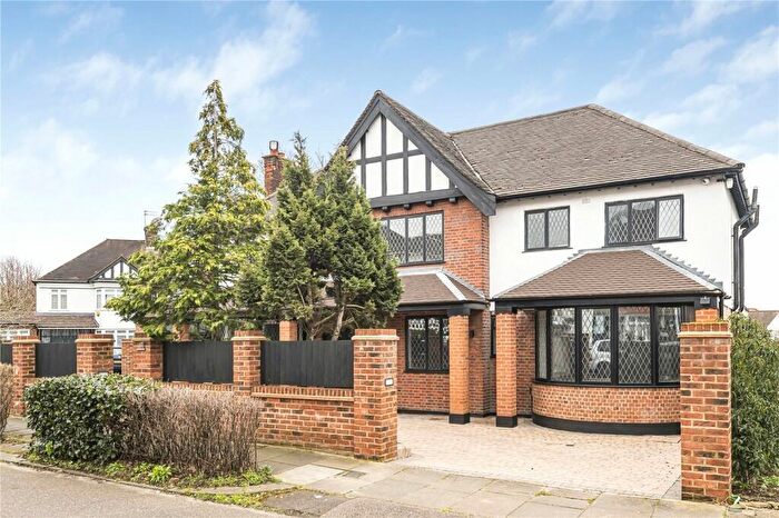 5 Bedroom Detached House To Rent In Forestdale, Southgate, N14