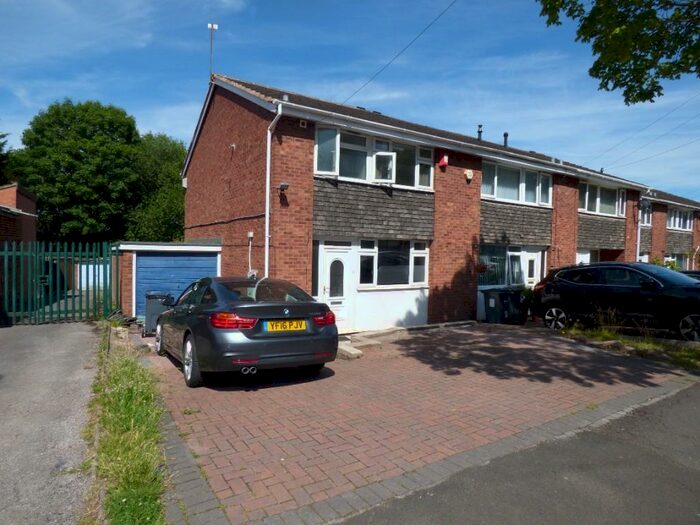 3 Bedroom Semi-Detached House To Rent In Beauchamp Avenue, Birmingham, B20