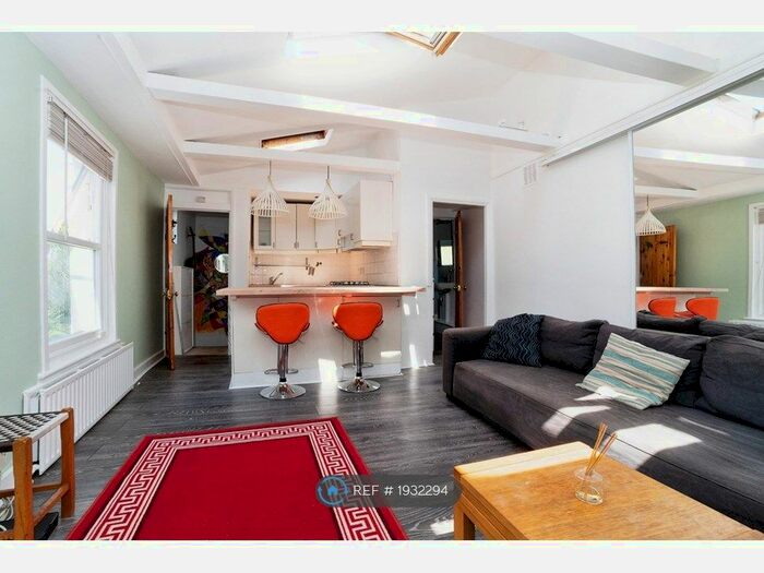 Studio To Rent In Denmark Road, London, SE5