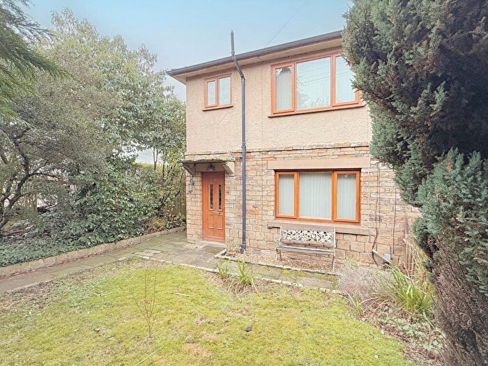3 Bedroom Semi Detached House For Sale In Leeds Road, Shipley, BD18