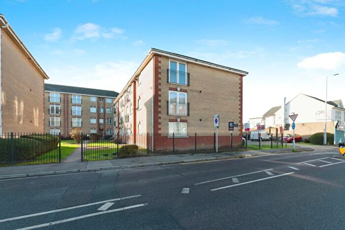 2 Bedroom Flat For Sale In Dock Road, Tilbury, RM18