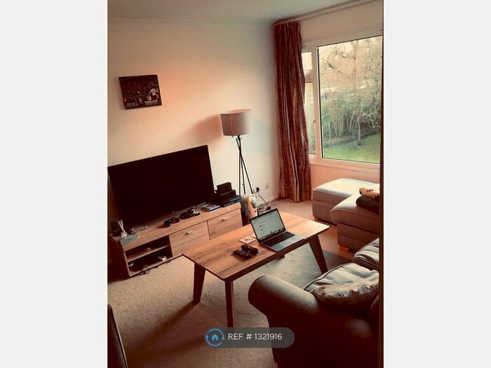 1 Bedroom Flat To Rent In Davos Close, Woking GU22