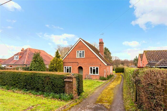 3 Bedroom Detached House For Sale In Sedgwick Lane, Horsham, West Sussex, RH13