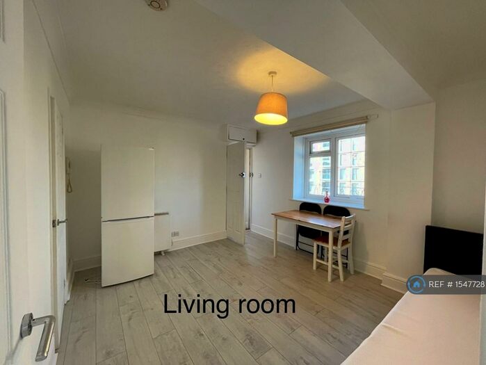 2 Bedroom Flat To Rent In Talbot Court, Southampton, SO14
