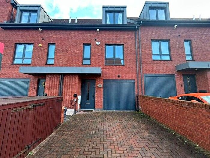 4 Bedroom Property To Rent In Booth Square, Cheadle, SK8