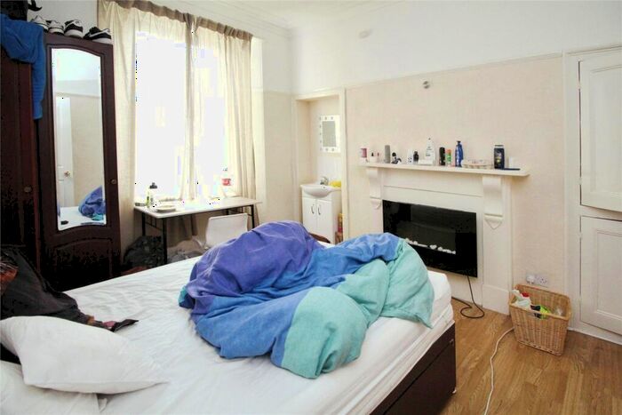 1 Bedroom Terraced House To Rent In North Road West, Plymouth, Devon, PL1