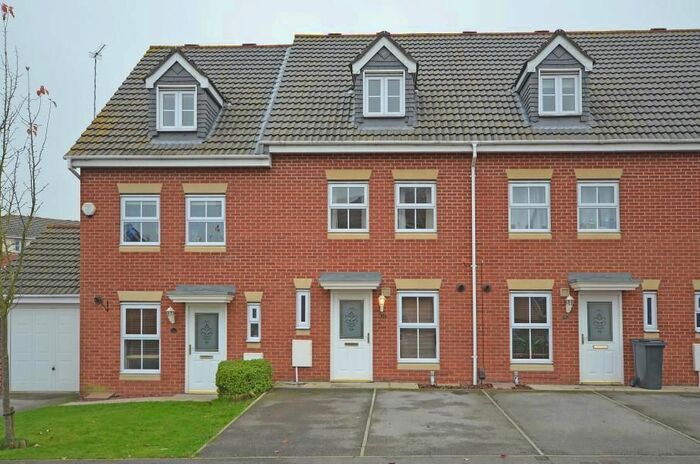 3 Bedroom Town House To Rent In Tedder Road, York, YO24
