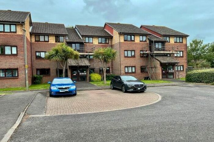 2 Bedroom Flat To Rent In Woodrush Crescent, Southampton, SO31