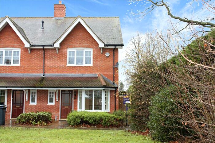3 Bedroom End Of Terrace House To Rent In Ashdene Gardens, Reading, Berkshire, RG30