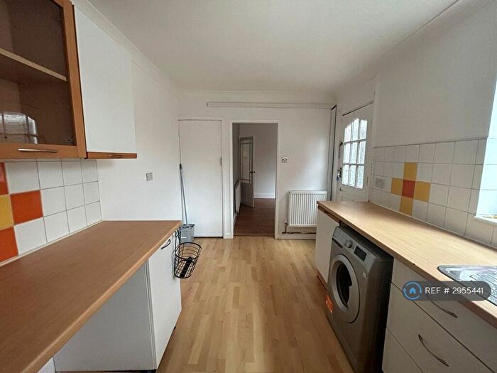3 Bedroom Terraced House To Rent In Royston Avenue, Doncaster, DN5