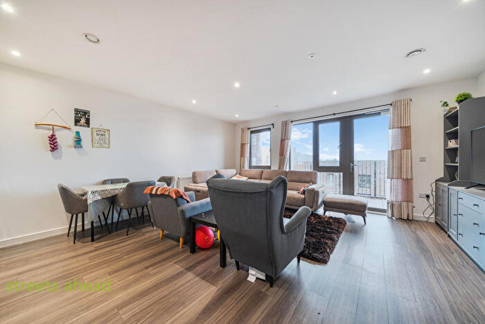 2 Bedroom Apartment For Sale In Purley Way, Croydon, CR0