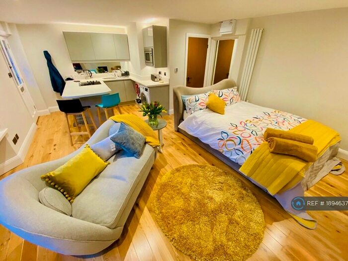 Studio To Rent In Short Term Let - Month To Months, Bristol, BS6