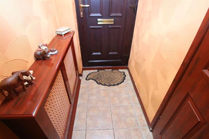 3 Bedroom Detached House For Sale In Balmoral Close, Halesowen, B62