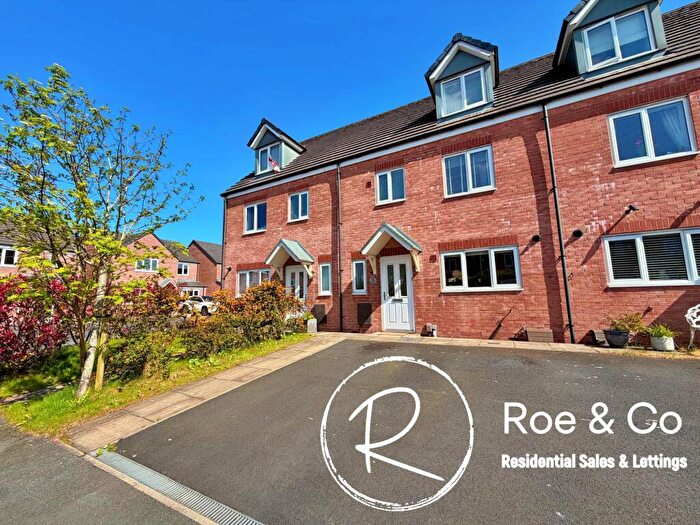 4 Bedroom Town House For Sale In Sky Lark Close, Lostock, BL6