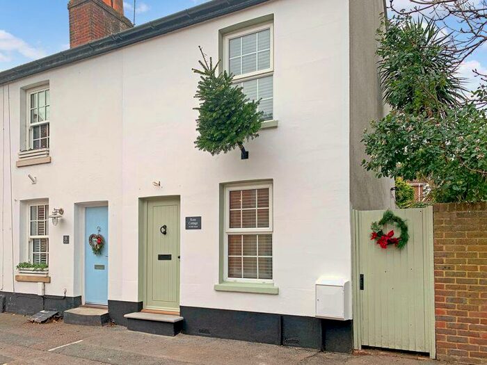 2 Bedroom End Of Terrace House To Rent In Mill Street, Titchfield, PO14