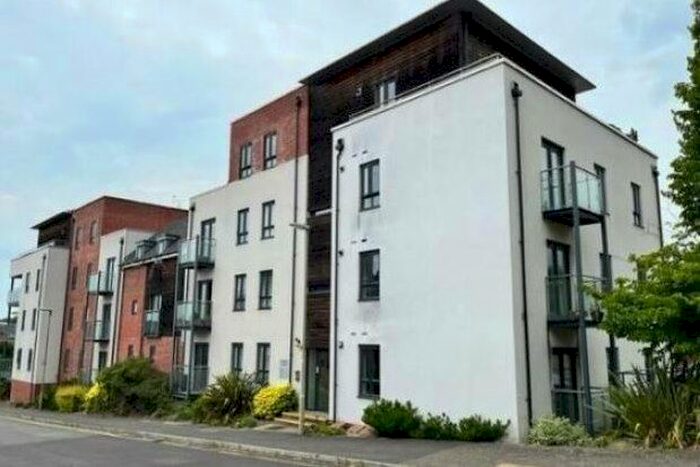 2 Bedroom Flat To Rent In Sinclair Drive, Basingstoke, RG21
