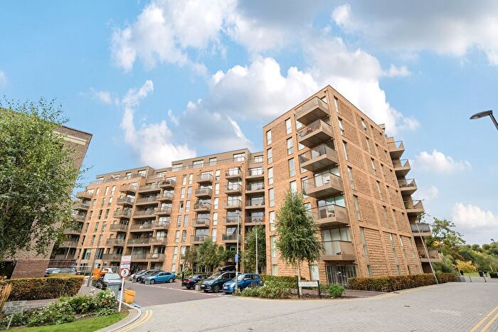 1 Bedroom Flat For Sale In Adenmore Road, London, SE6