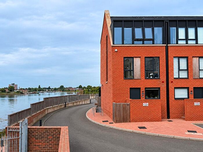 3 Bedroom Town House For Sale In Searle Drive, Gosport, PO12
