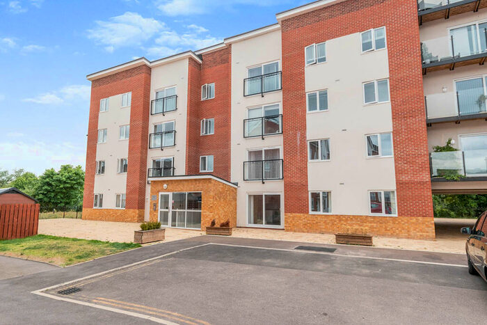2 Bedroom Flat To Rent In Plough House, Harrow Close, Bedford, Bedfordshire, MK42