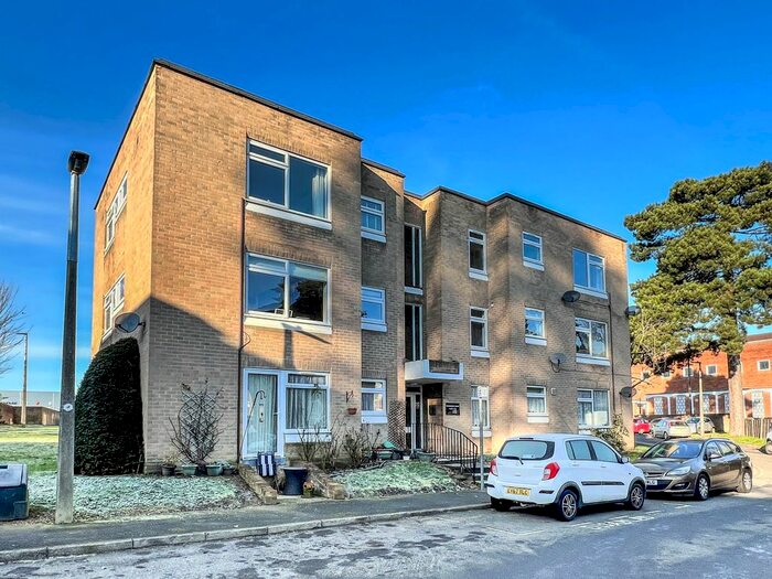 2 Bedroom Flat To Rent In Chapel End, Hoddesdon, EN11