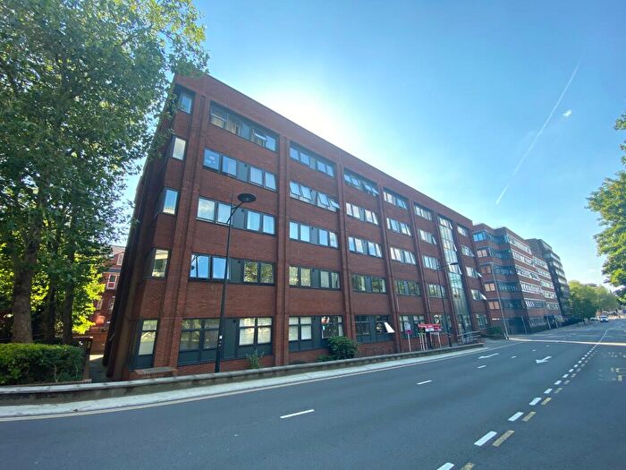 1 Bedroom Flat To Rent In Farnsby Street, Town Centre, Swindon, SN1