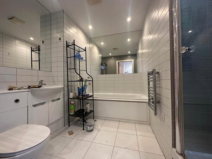 1 Bedroom Apartment To Rent In The Sphere, Hallsville Road, E16