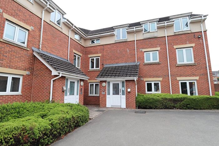 2 Bedroom Flat To Rent In Hill End Crescent, Armley, Leeds, West Yorkshire, LS12