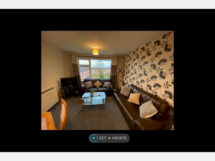 3 Bedroom Flat To Rent In Coniston Walk, Altrincham, WA15