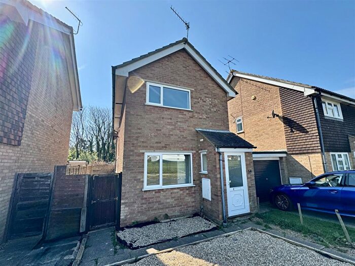 2 Bedroom Link Detached House To Rent In Ashdown Road, Bexhill-On-Sea, TN40