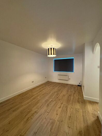 1 Bedroom Flat To Rent In Streamside Close, N9