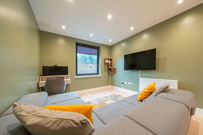 1 Bedroom Flat For Sale In Wotton House, St. Johns Road, Isleworth, TW7