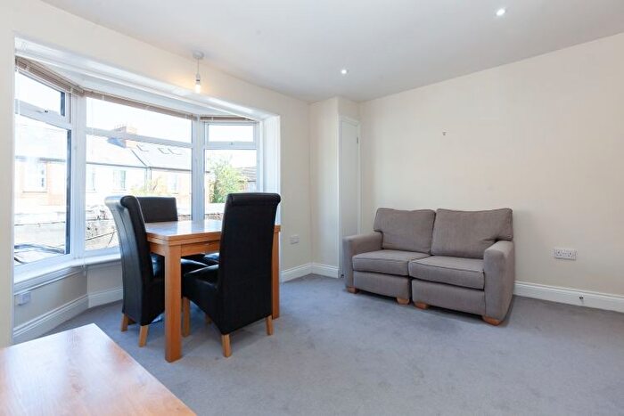 1 Bedroom Flat To Rent In Cowley Road, Oxford, OX4
